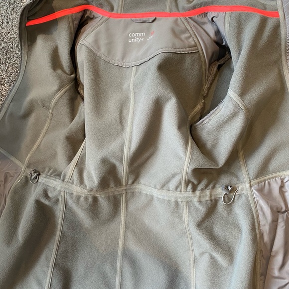 Aritzia Community Jacket - Picture 6 of 13